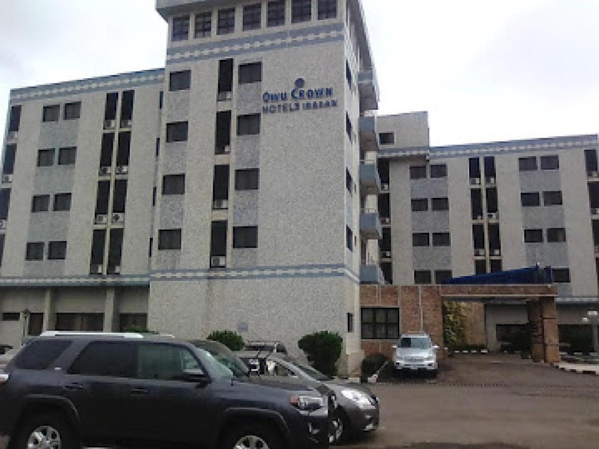 Room In Lodge - Owu Crown Hotel, Ibadan Exterior photo